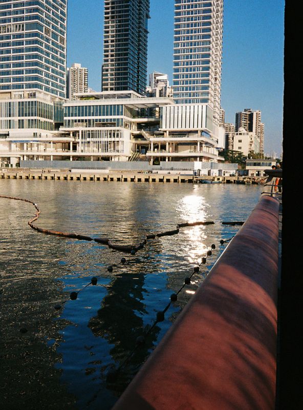 R1-00945-0026_01.jpg
